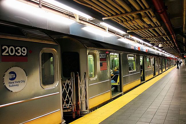 地铁通手机版下载安装:提供精准换乘方案的手机出行服务软件